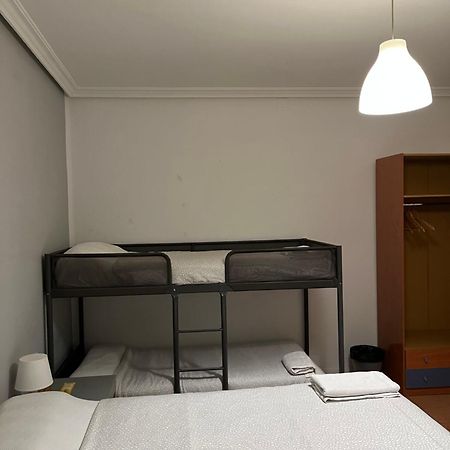 Roomin Hostel Salamanca Bagian luar foto