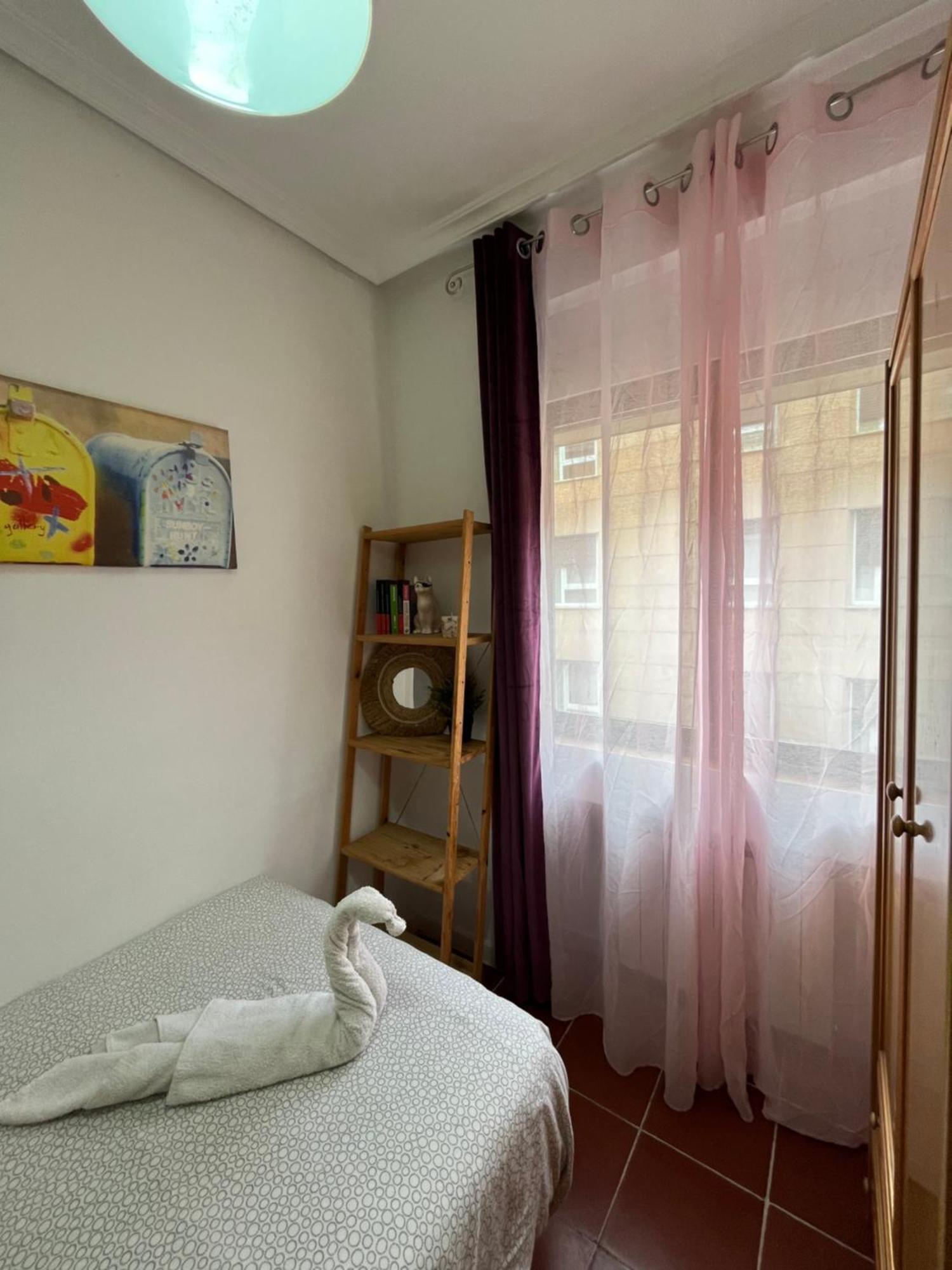 Roomin Hostel Salamanca Bagian luar foto