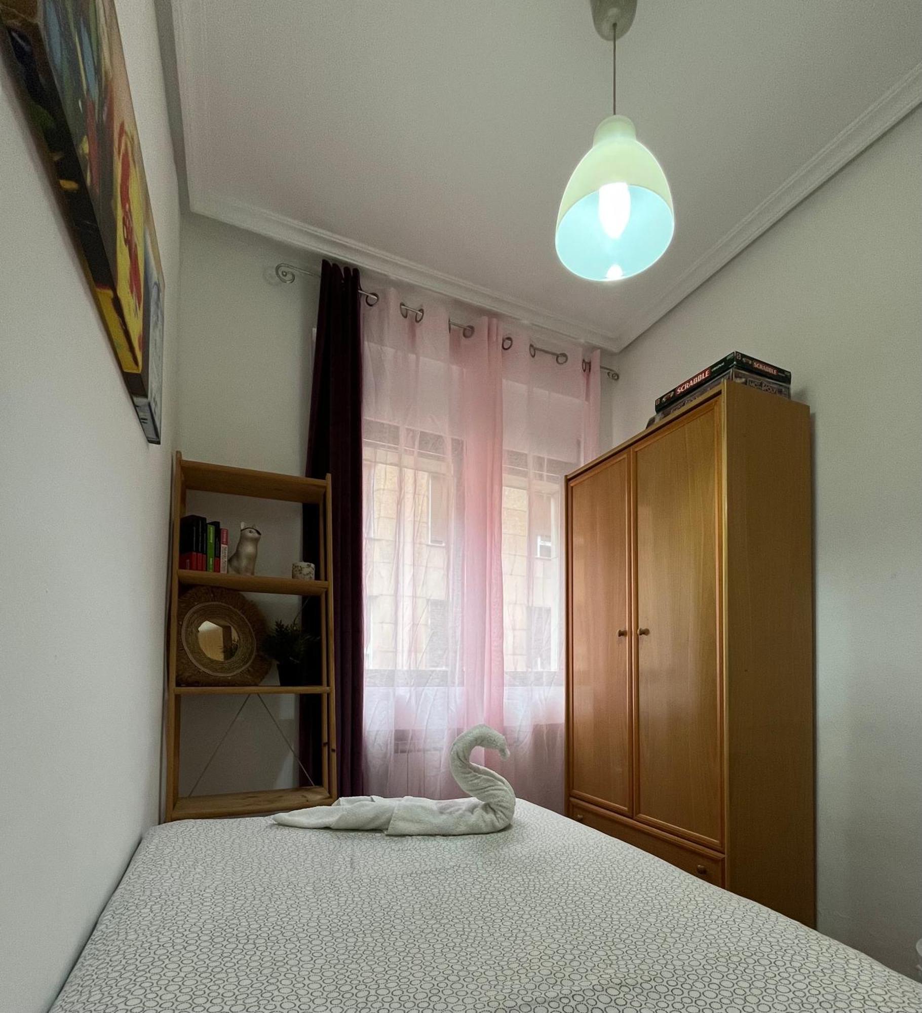 Roomin Hostel Salamanca Bagian luar foto
