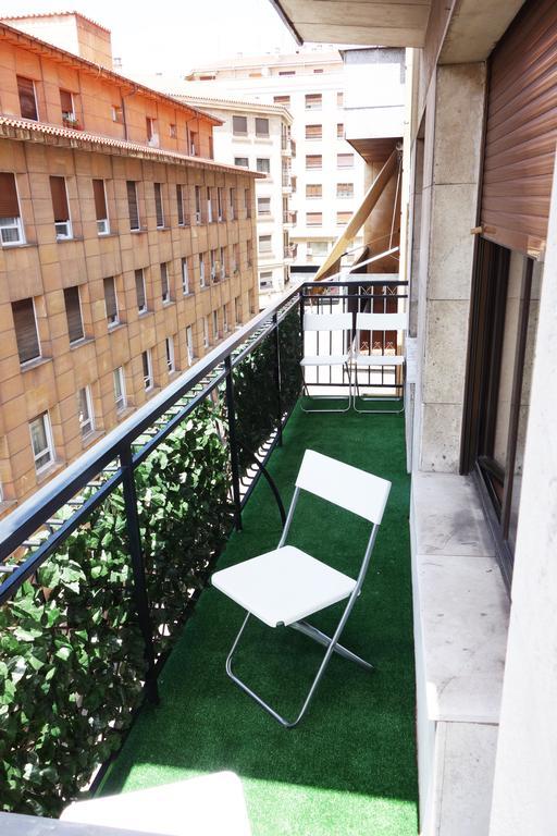 Roomin Hostel Salamanca Bagian luar foto