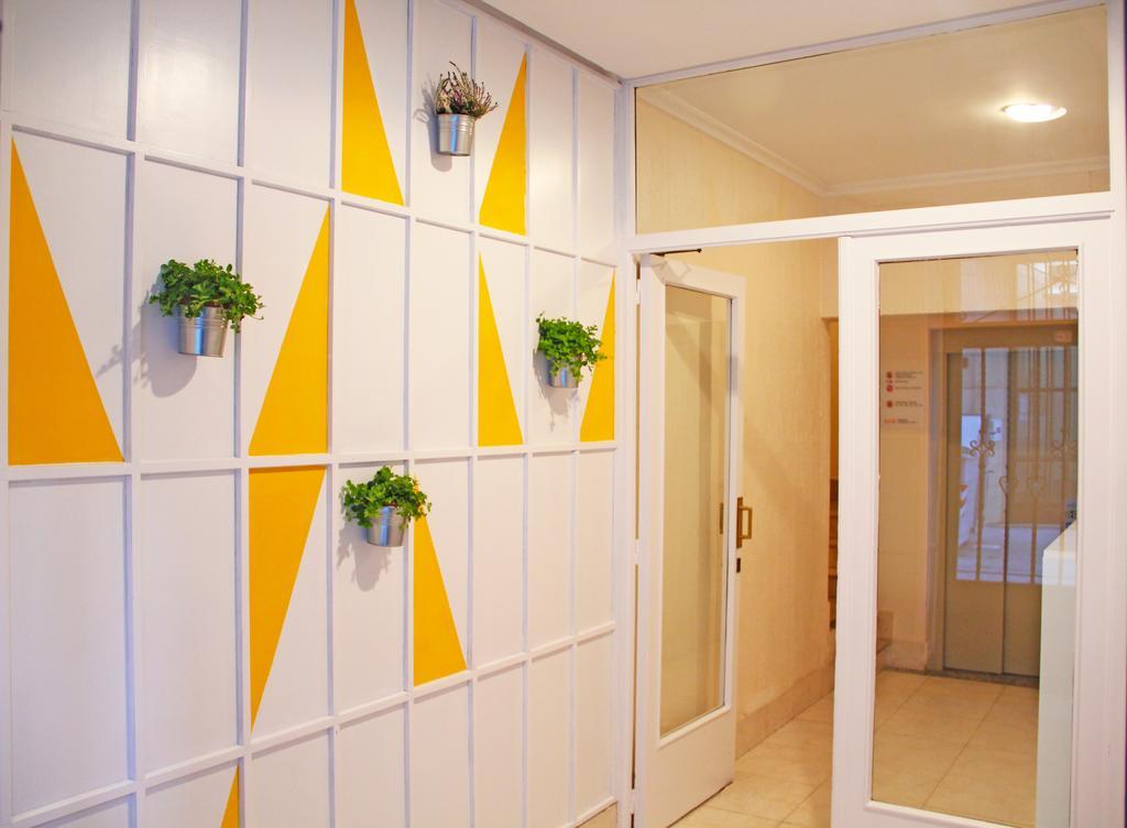 Roomin Hostel Salamanca Bagian luar foto