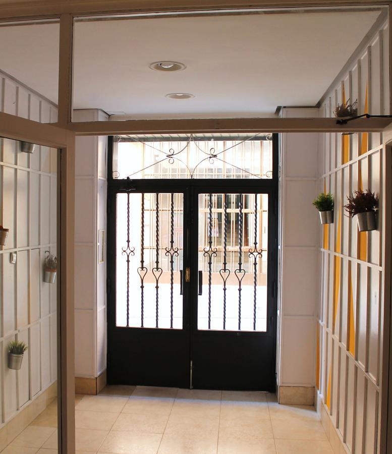Roomin Hostel Salamanca Bagian luar foto
